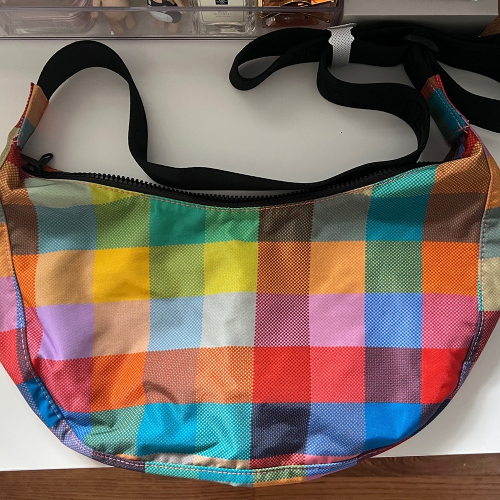 BAGGU Medium Nylon Madras Crescent Bag